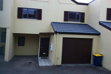 Photo of property in 2/14 Ponderosa Drive, Oteha, Auckland, 0632