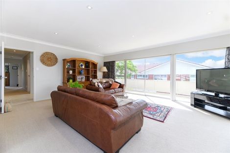 Photo of property in 38 Marywil Crescent, Hillcrest, Auckland, 0627