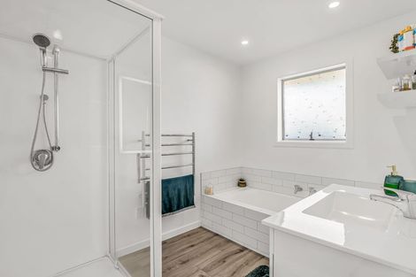 Photo of property in 500c Harewood Road, Harewood, Christchurch, 8051