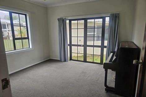 Photo of property in 414 Stokes Valley Road, Stokes Valley, Lower Hutt, 5019