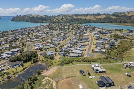 Photo of property in 11 Liberty Place, Cooks Beach, 3591