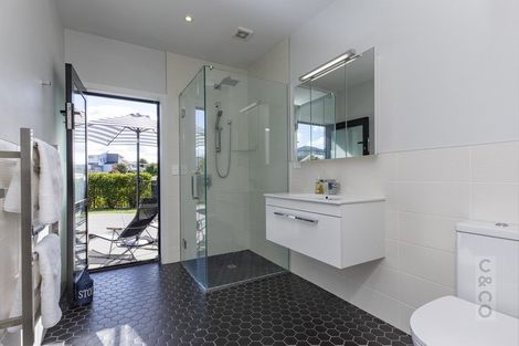 Photo of property in 1 Nikau Way, Riverhead, 0820