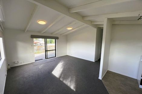 Photo of property in 1/537 Glenfield Road, Glenfield, Auckland, 0629