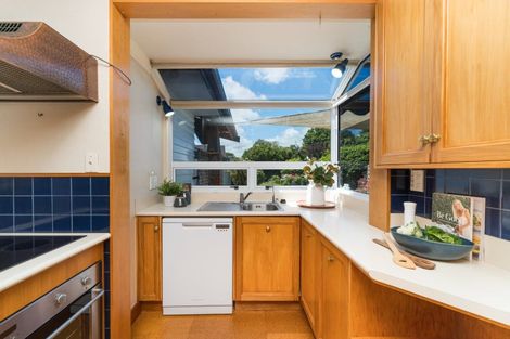 Photo of property in 11 Parkland Crescent, Terrace End, Palmerston North, 4410