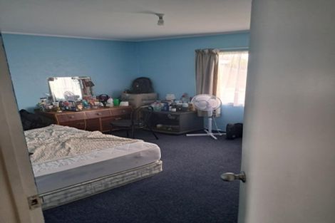 Photo of property in 1/5 Volta Place, Clendon Park, Auckland, 2103