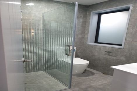 Photo of property in 2 Frederick Place, Whalers Gate, New Plymouth, 4310