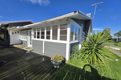 Photo of property in 40 Evans Road, Weymouth, Auckland, 2103