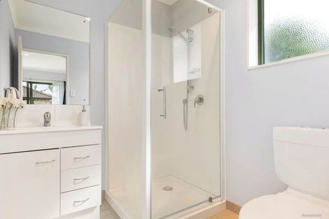 Photo of property in 7 Kathleen Reece Place, Waiuku, 2123