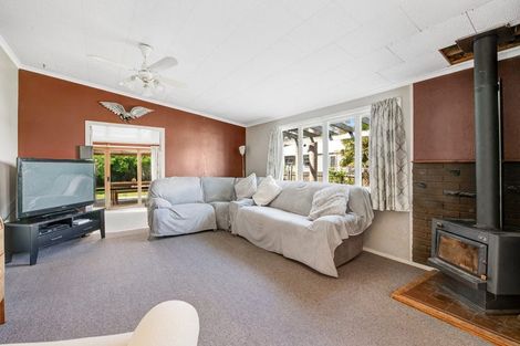 Photo of property in 17 Parakai Avenue, Parakai, 0830