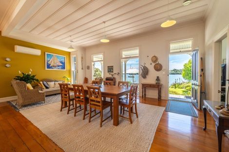 Photo of property in 16 Creswell Street, Opua, 0200