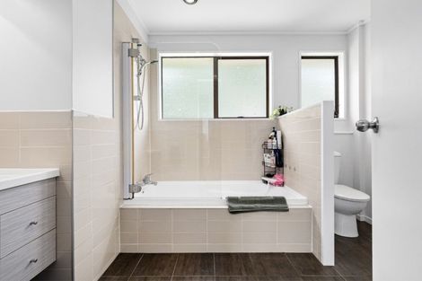 Photo of property in 99 Townhead Crescent, Bethlehem, Tauranga, 3110