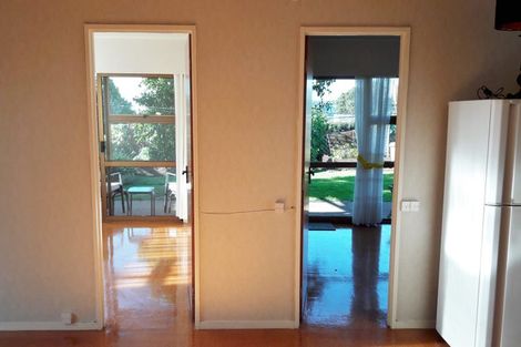 Photo of property in 33 Melandra Road, Stanmore Bay, Whangaparaoa, 0932