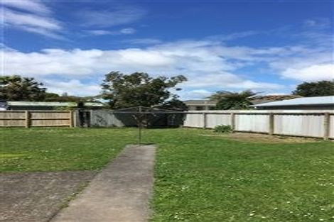 Photo of property in 8 Cargill Street, Papakura, 2110