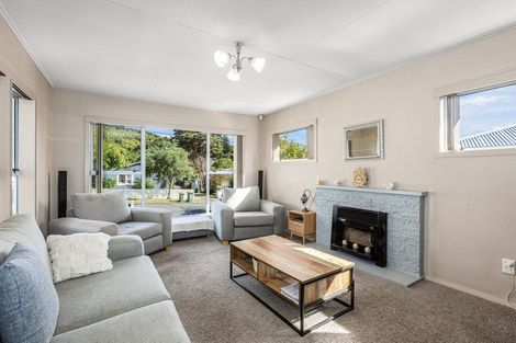 Photo of property in 11 Gardiner Grove, Wainuiomata, Lower Hutt, 5014