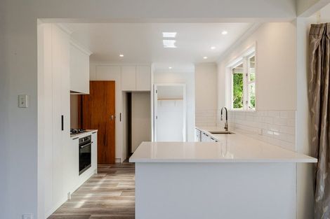 Photo of property in 5 Athlone Place, Hokowhitu, Palmerston North, 4410