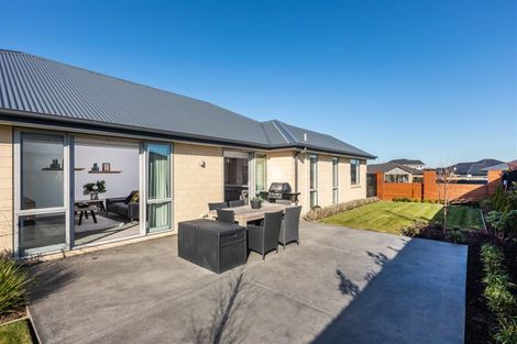 Photo of property in 15 Bargrove Close, Halswell, Christchurch, 8025