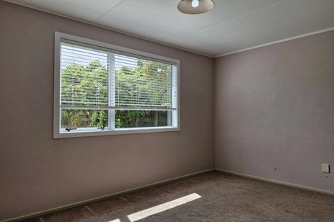 Photo of property in 1 Ambury Place, Merrilands, New Plymouth, 4312