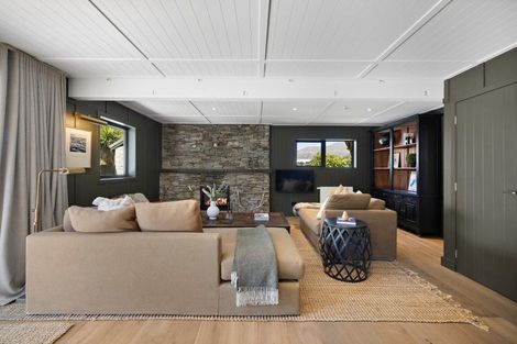 Photo of property in 1 Thames Street, Arrowtown, 9302
