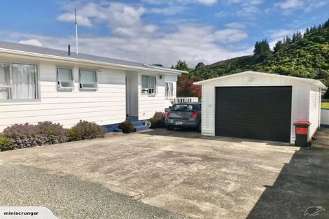 Photo of property in 2/71 Gemstone Drive, Birchville, Upper Hutt, 5018