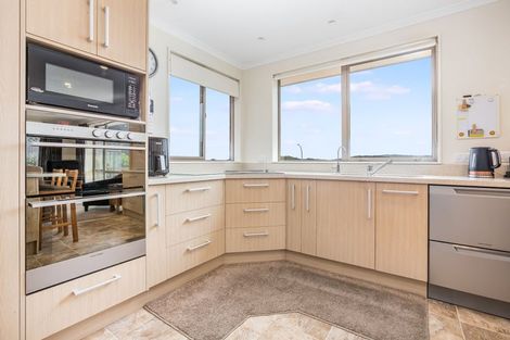 Photo of property in 9 Hollyford Place, Aotea, Porirua, 5024