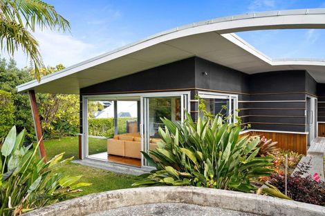 Photo of property in 107 Russell Bruce Place, Onemana, Whangamata, 3691