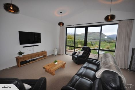 Photo of property in 36 Jacks Point Rise, Jacks Point, Queenstown, 9371