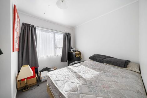 Photo of property in 27 Cedar Heights Avenue, Massey, Auckland, 0614