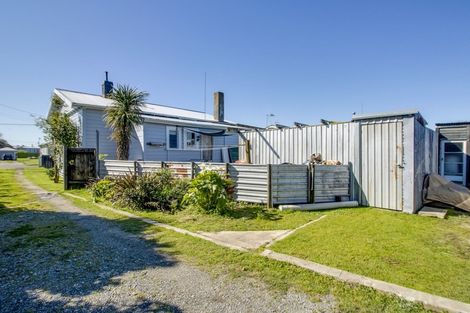 Photo of property in 28 Ngahina Street, Marton, 4710