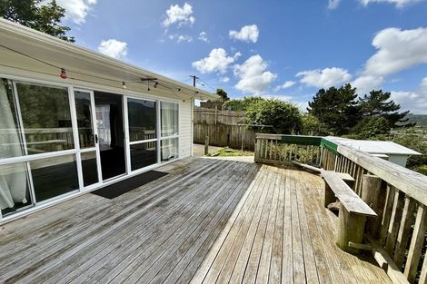 Photo of property in 17 Amundsen Grove, Stokes Valley, Lower Hutt, 5019