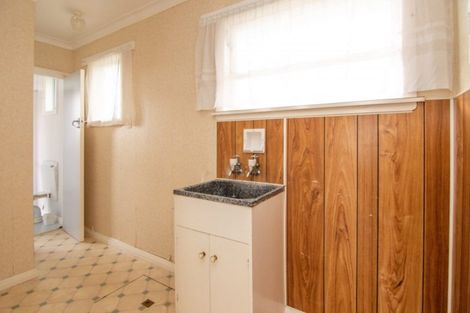 Photo of property in 33 Kent Crescent, Awapuni, Palmerston North, 4412
