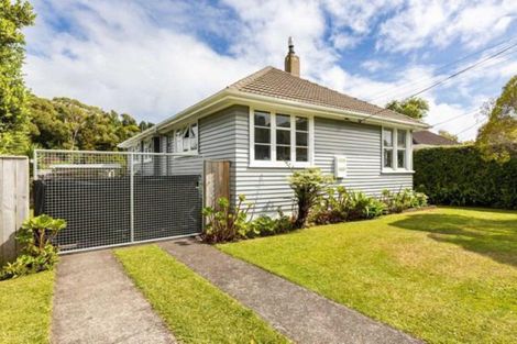 Photo of property in 5 Camden Street, Vogeltown, New Plymouth, 4310