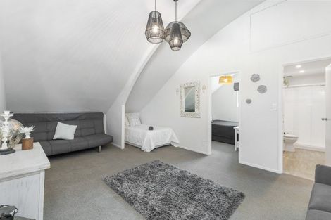 Photo of property in 100 Kauri Crescent, Waimauku, Kumeu, 0891