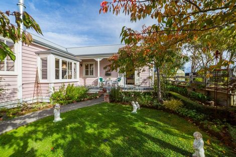 Photo of property in 10 Cotter Street, Greytown, 5712