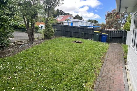 Photo of property in 1/22 Fernlea Rise, Bayview, Auckland, 0629