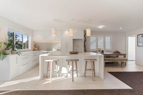 Photo of property in 32a Sandown Road, Rothesay Bay, Auckland, 0630