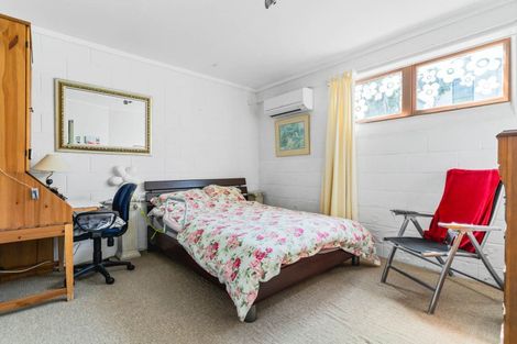 Photo of property in 2/2b Yeoman Place, Howick, Auckland, 2014