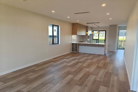 Photo of property in 14 Coopworth Street, Karaka, 2580