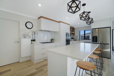 Photo of property in 3 Toropapa Close, Takanini, 2110