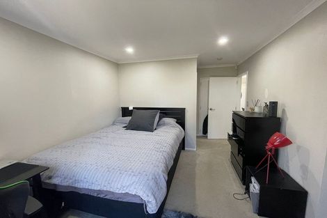 Photo of property in 5 Goyal Lane, Pakuranga, Auckland, 2010