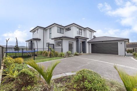Photo of property in 4 Rotorua Grove, Aotea, Porirua, 5024