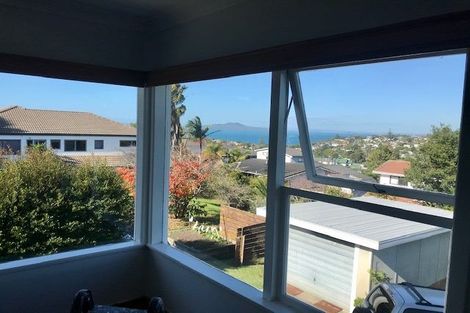 Photo of property in 3/18 Knights Road, Rothesay Bay, Auckland, 0630