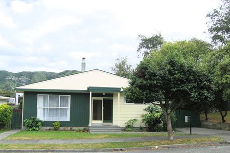 Photo of property in 35 Brightwater Crescent, Totara Park, Upper Hutt, 5018