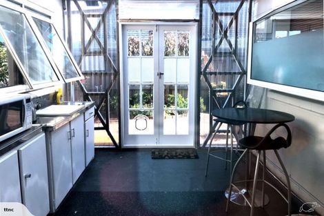 Photo of property in 15 Roadley Avenue, Sunnyhills, Auckland, 2010