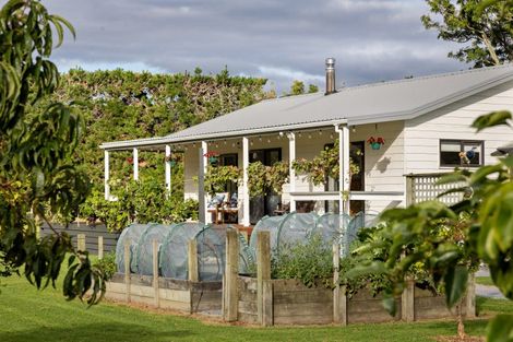 Photo of property in 28 Arcus Road, Te Horo, Otaki, 5582