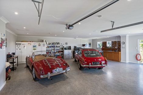 Photo of property in 151a Whangaparaoa Road, Red Beach, 0932