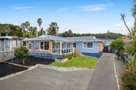 Photo of property in 19 Lawrence Crescent, Hillpark, Auckland, 2102