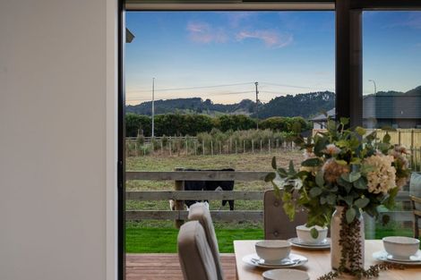 Photo of property in 4 Nau Mai Road, Clevedon, 2582