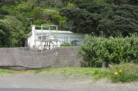 Photo of property in 64 Beach Valley Road, Piha, 0772