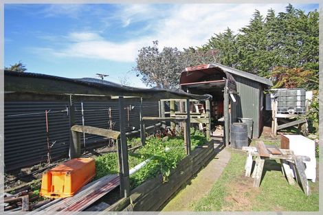 Photo of property in 11 Anga Street, Tangimoana, 4822