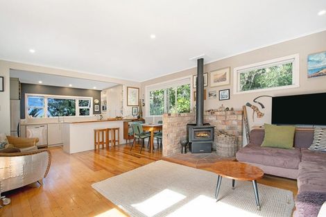 Photo of property in 80 Mountain Road, Henderson Valley, Auckland, 0612
